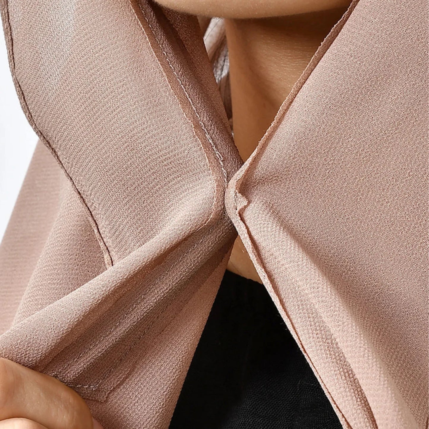 حجاب راقي بلمسات مغناطيسية بدون دبابيس – خفيف، أنيق وسهل الارتداء