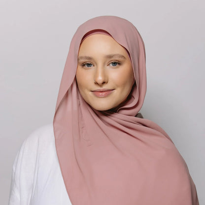 حجاب راقي بلمسات مغناطيسية بدون دبابيس – خفيف، أنيق وسهل الارتداء